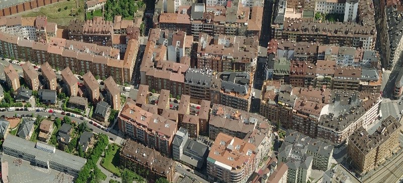 Zona residencial de Oviedo con vistas al Monte Naranco