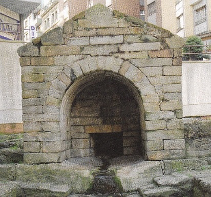 Fuente de Foncalada - Única construcción civil prerrománica en Europa