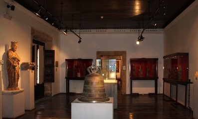 Interior del Museo de la Iglesia en el circuito de museos de Oviedo