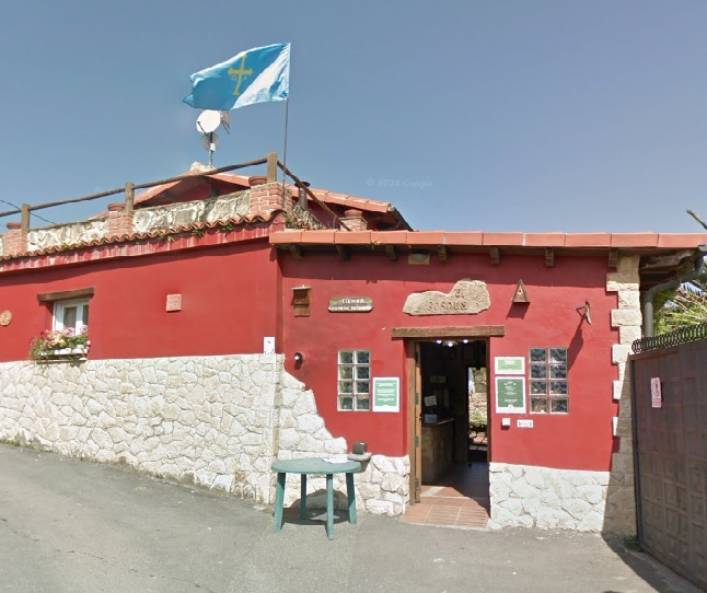 Entrada al Núcleo Zoológico El Bosque